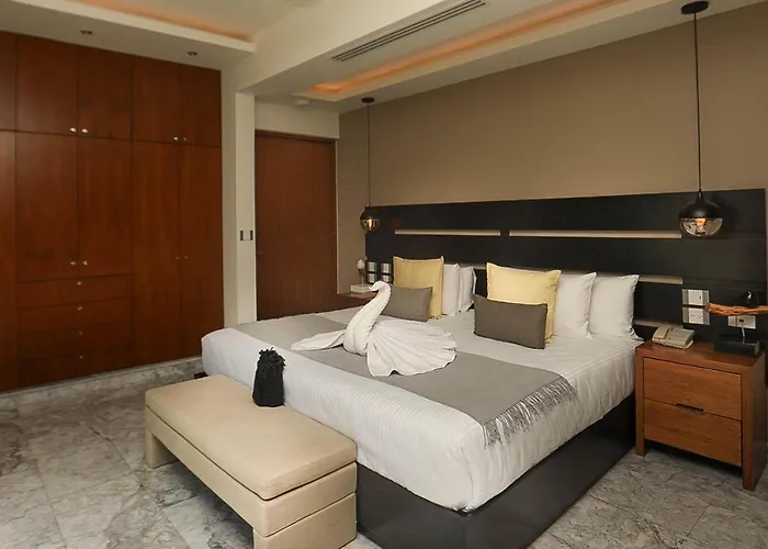 Panther Bay Boutique Hotel