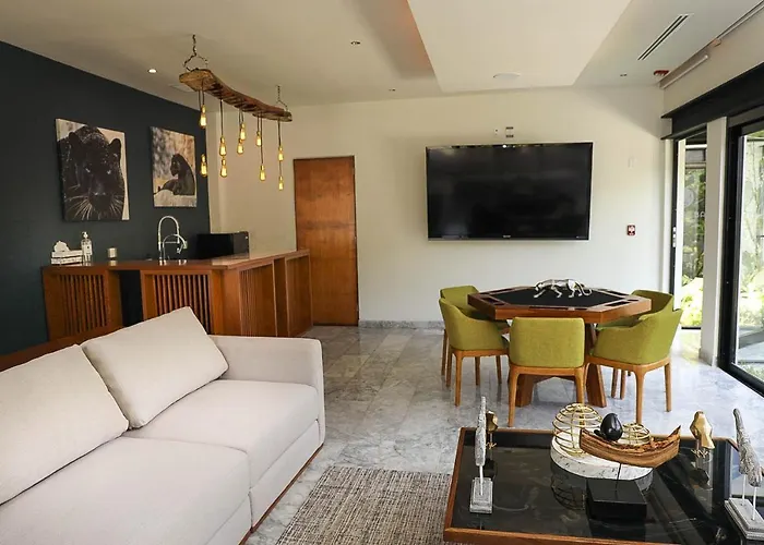 Panther Bay Boutique 3*