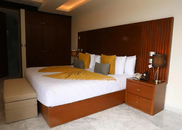 Panther Bay Boutique Hotel 3*