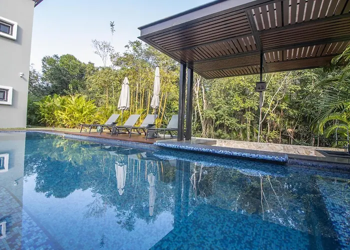 Panther Bay Boutique 3*