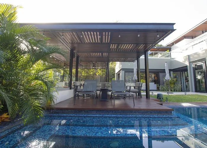 Panther Bay Boutique 3*